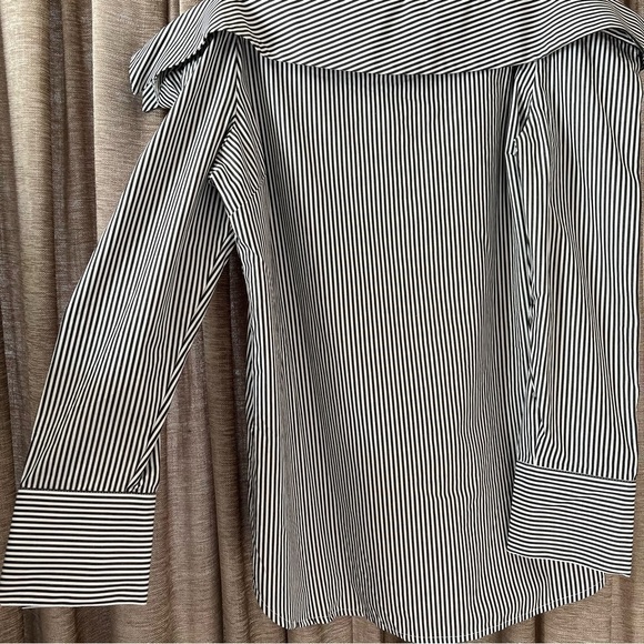 NWOT Guest Editor Off the Shoulder White & Black Stripes Blouse Size Medium - Picture 6 of 13